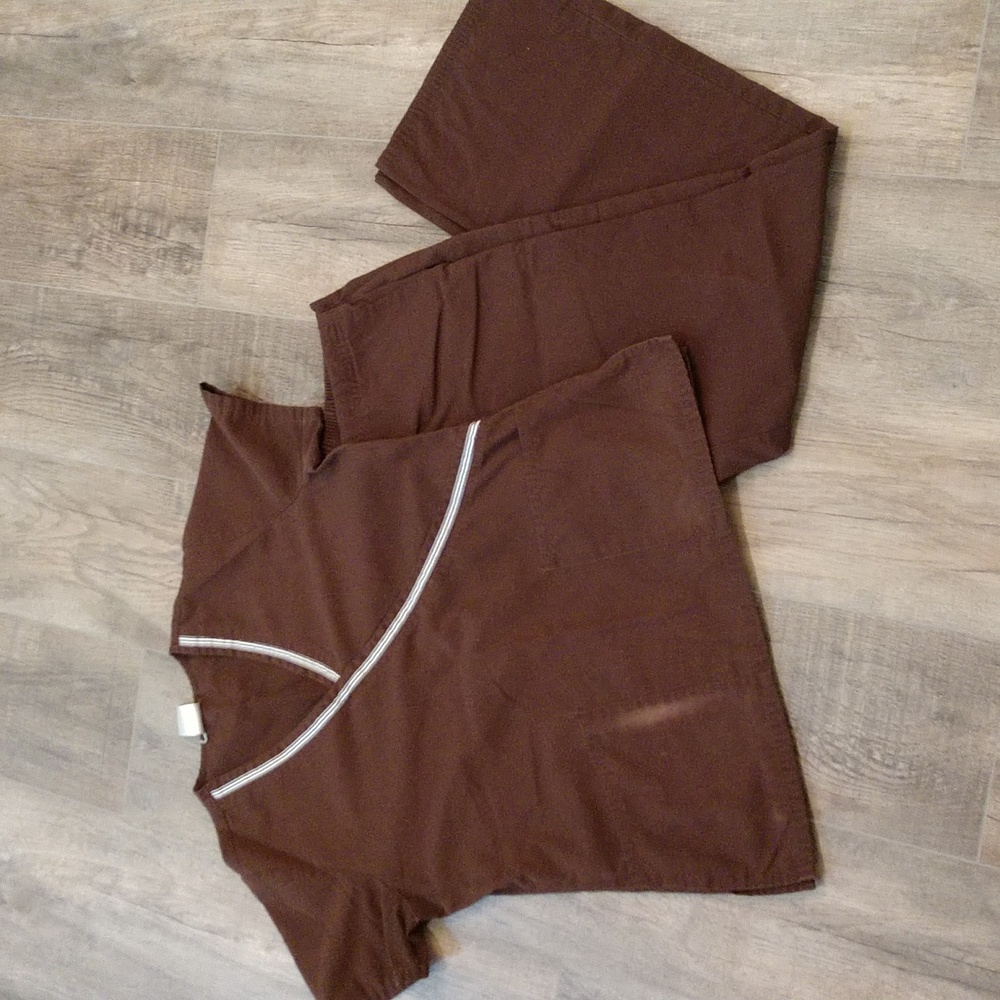 SB Women’s Scrub Set Size XS in‎ brown elastic and drawstring combo waist